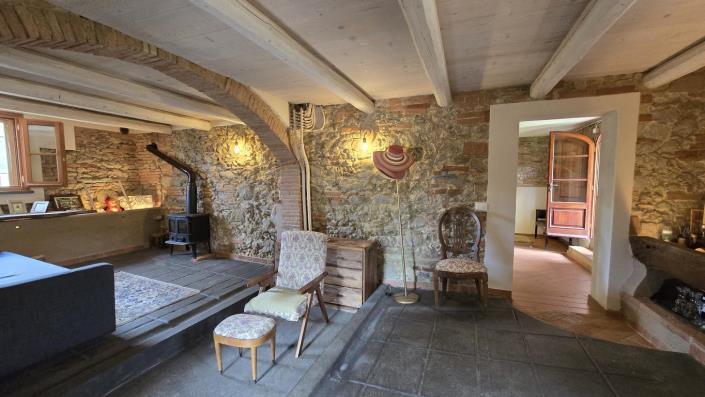 Image No.22-4 Bed Country House for sale