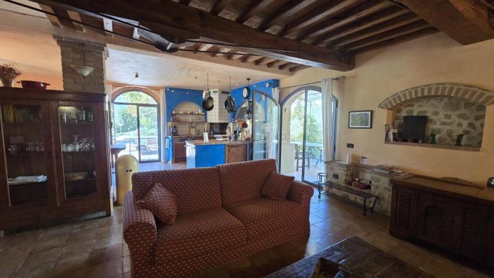 Image No.22-4 Bed Barn for sale