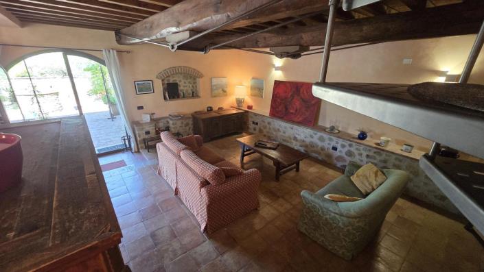 Image No.42-4 Bed Barn for sale