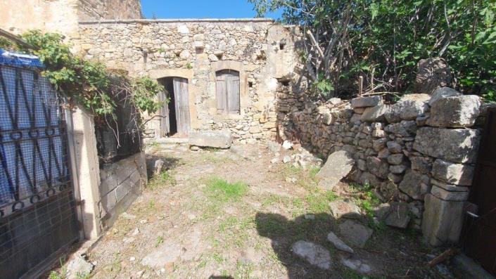 Image No.8-4 Bed Village House for sale