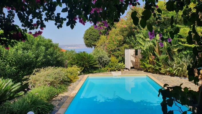 Image No.11-4 Bed Villa / Detached for sale