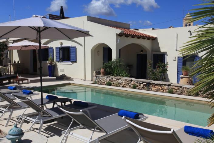 Image No.2-3 Bed Villa / Detached for sale