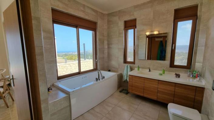 Image No.10-3 Bed Villa / Detached for sale