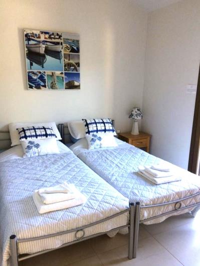 Image No.10-3 Bed Villa / Detached for sale