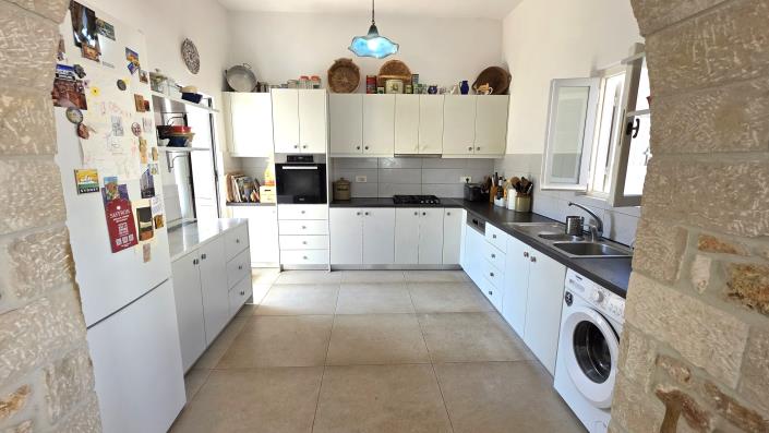 Image No.5-2 Bed House for sale