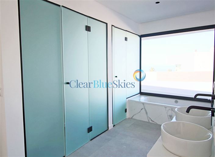 Image No.22-3 Bed Villa for sale