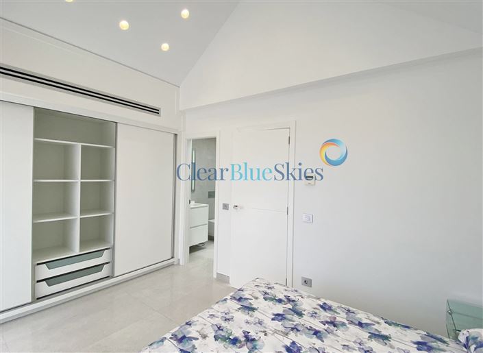 Image No.18-3 Bed Villa for sale