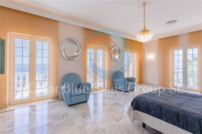 Image No.34-5 Bed Villa for sale