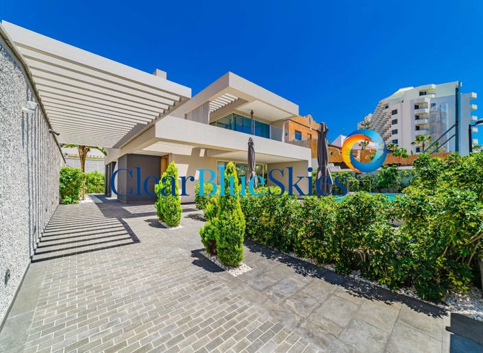 Image No.3-4 Bed Villa for sale