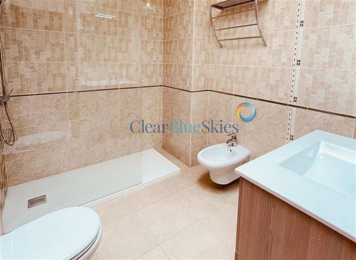 Image No.9-4 Bed Villa for sale