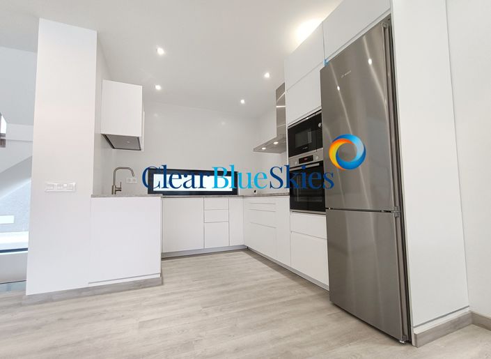 Image No.4-4 Bed Villa for sale