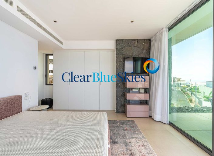 Image No.18-3 Bed Villa for sale