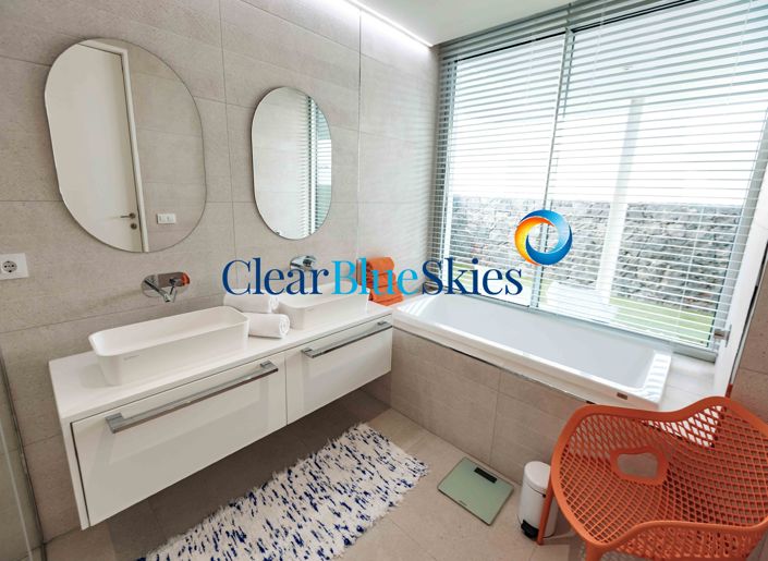 Image No.10-4 Bed Villa for sale