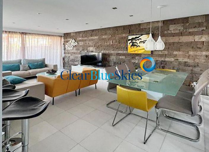 Image No.2-5 Bed House for sale