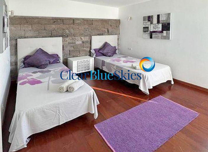 Image No.5-5 Bed House for sale