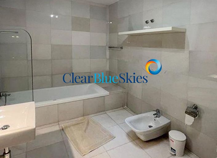 Image No.6-5 Bed House for sale