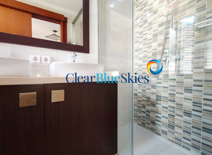 Image No.12-3 Bed Townhouse for sale