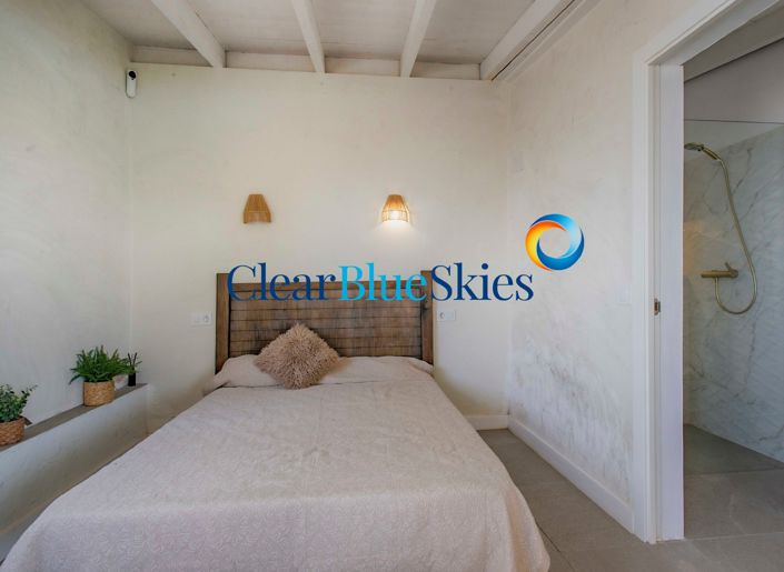 Image No.17-4 Bed House for sale