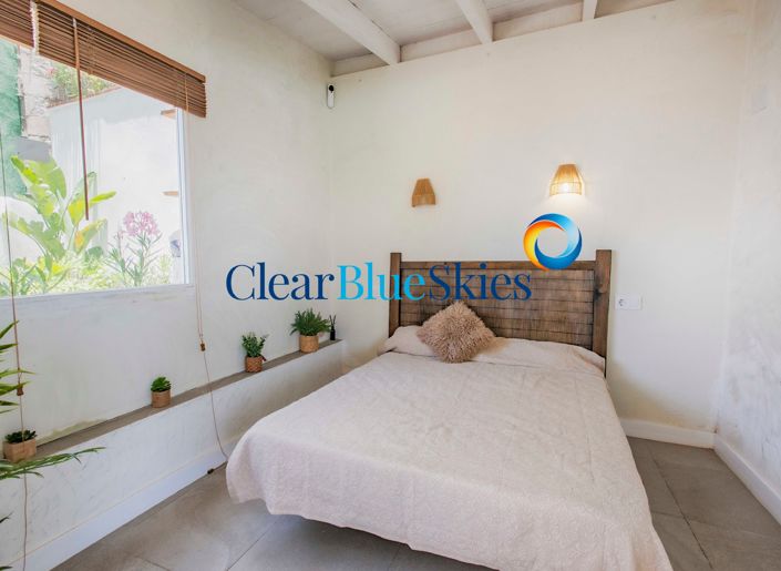 Image No.21-4 Bed House for sale