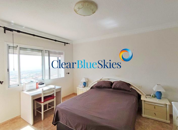 Image No.10-3 Bed Townhouse for sale