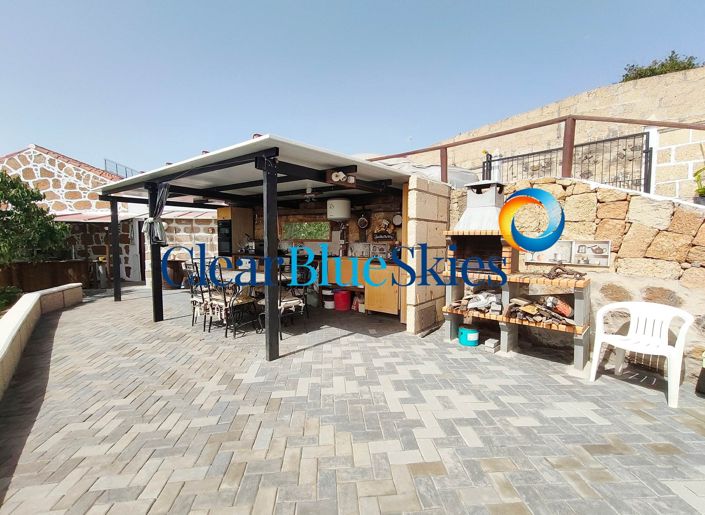 Image No.16-4 Bed Farmhouse for sale