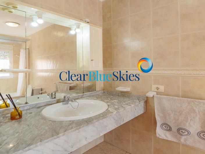 Image No.12-2 Bed Townhouse for sale