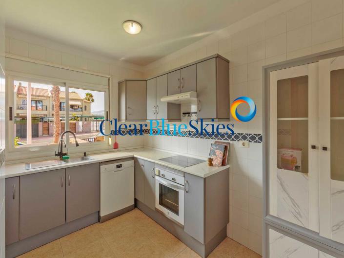 Image No.18-2 Bed Townhouse for sale