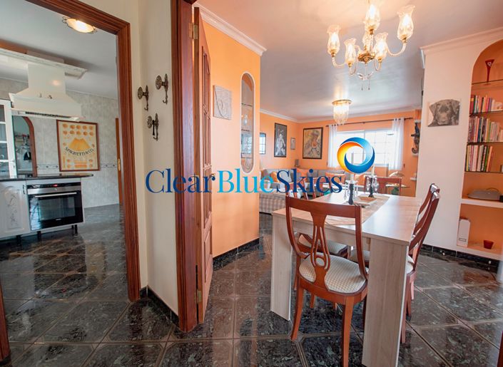 Image No.6-6 Bed House for sale