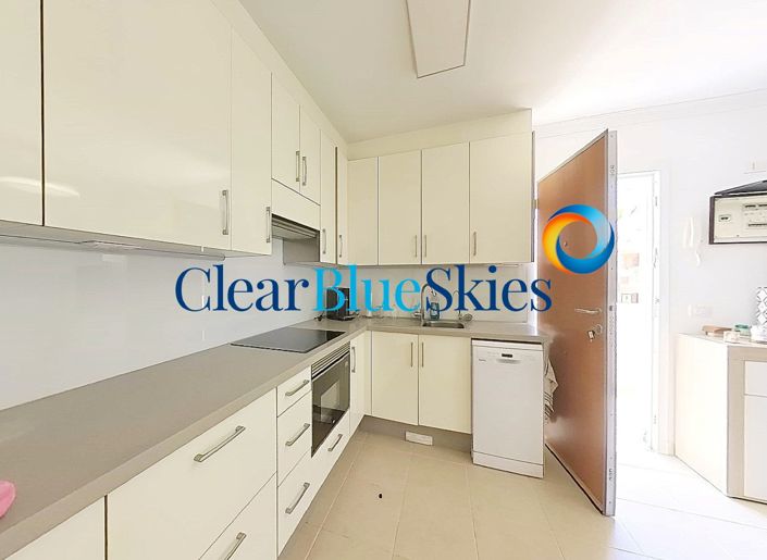 Image No.6-3 Bed Townhouse for sale