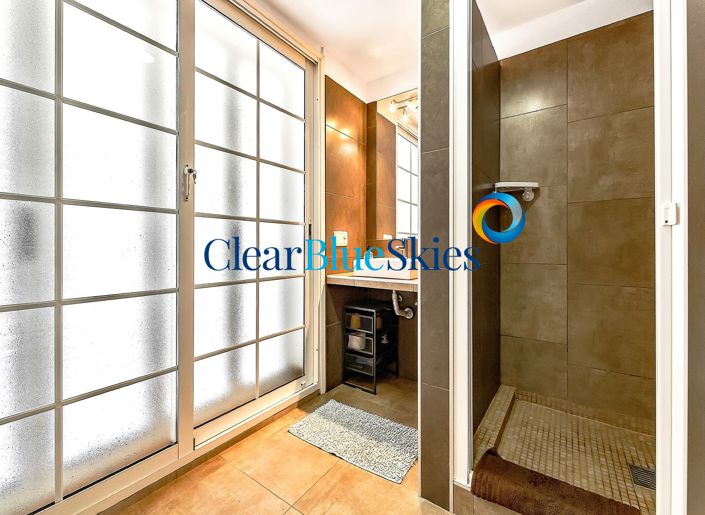 Image No.10-3 Bed House for sale