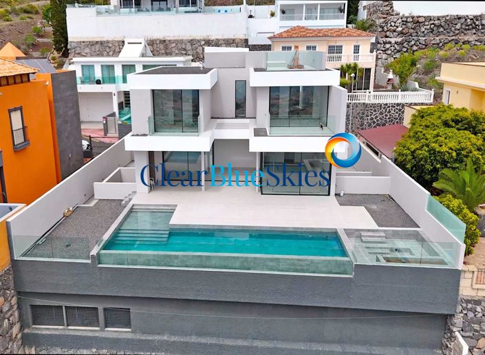 Image No.2-6 Bed Villa for sale