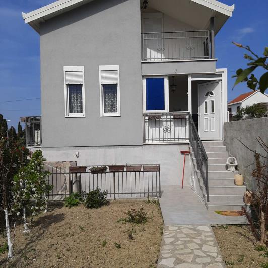 Image No.10-3 Bed House for sale