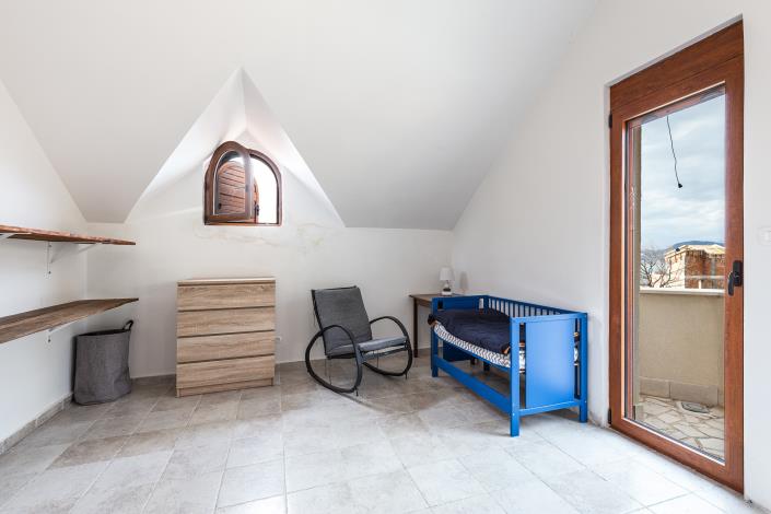 Image No.6-4 Bed House for sale