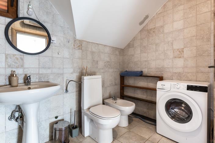 Image No.21-4 Bed House for sale