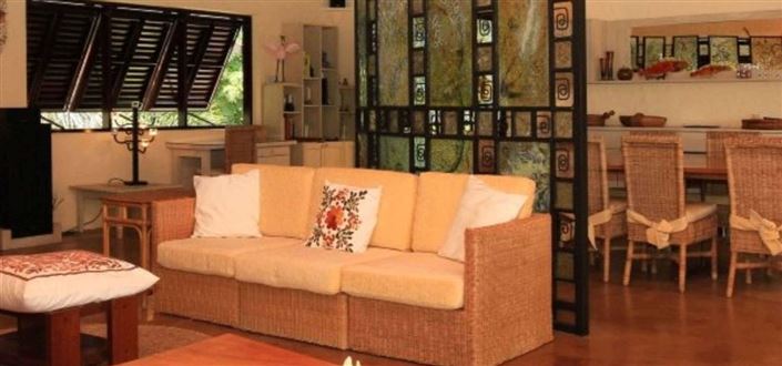 Image No.2-8 Bed Property for sale