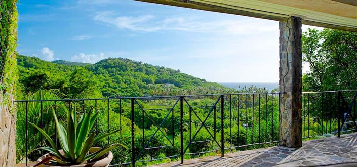 Image No.10-6 Bed Property for sale