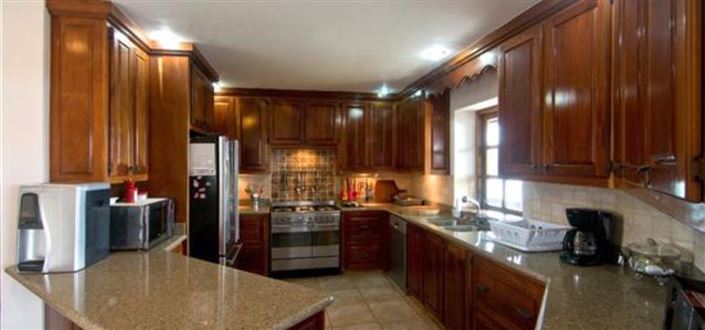 Image No.7-7 Bed Property for sale