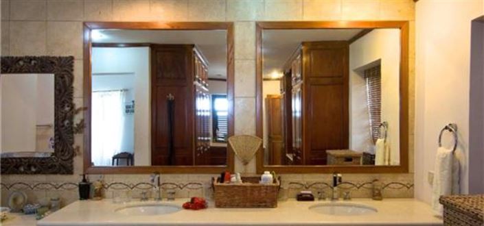 Image No.8-7 Bed Property for sale