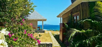 Crescent Villa with Caretakers Cottage Image 9
