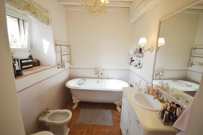 Image No.24-3 Bed Apartment for sale