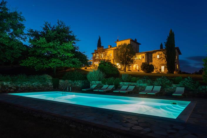 Image No.6-16 Bed Farmhouse for sale