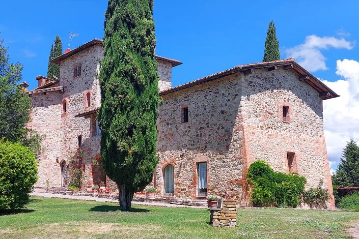 Image No.8-16 Bed Farmhouse for sale