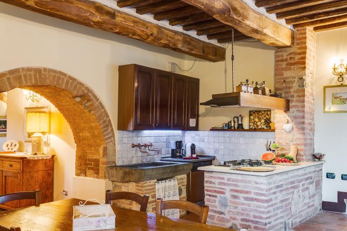 Image No.28-16 Bed Farmhouse for sale