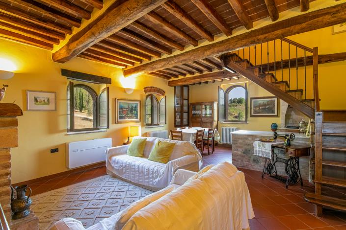 Image No.29-16 Bed Farmhouse for sale