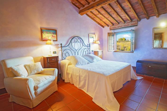 Image No.30-16 Bed Farmhouse for sale