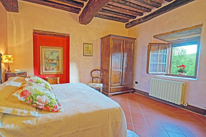 Image No.31-16 Bed Farmhouse for sale