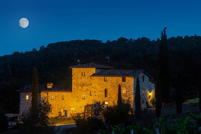 Image No.40-16 Bed Farmhouse for sale