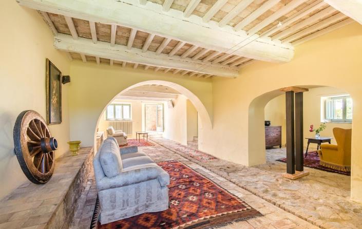 Image No.11-4 Bed Farmhouse for sale