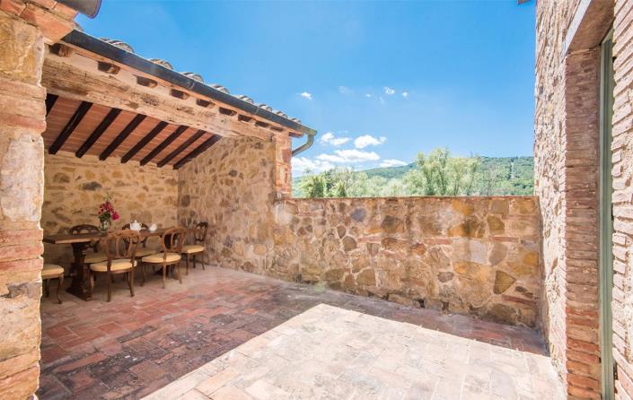 Image No.19-4 Bed Farmhouse for sale