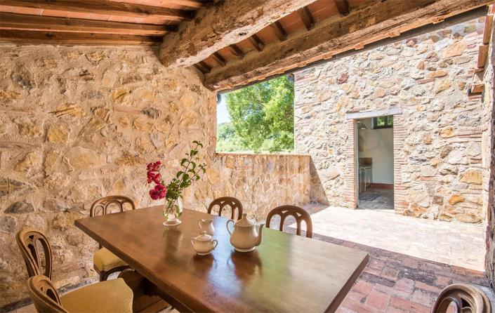 Image No.20-4 Bed Farmhouse for sale